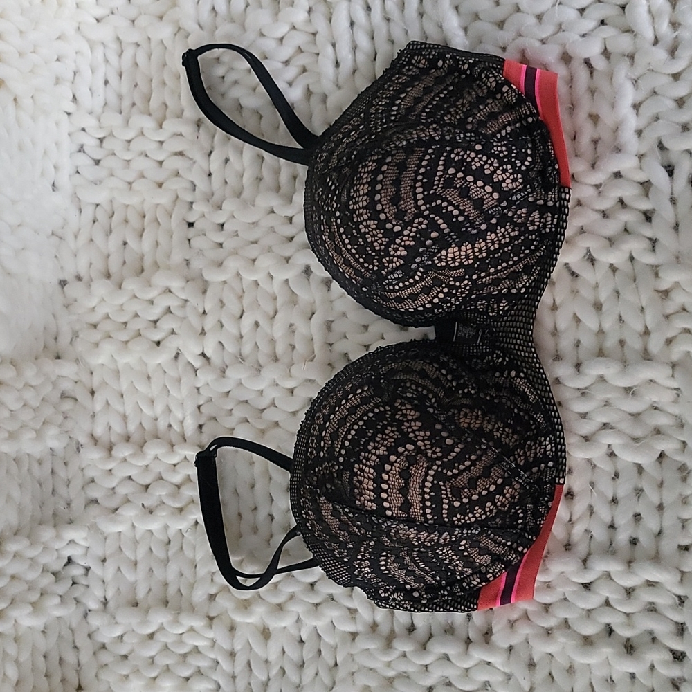 Victorias Secret Very Sexy Multi-Way Push Up